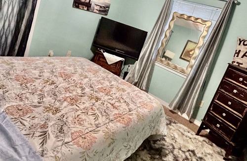 Gulf Park Estates House | 2 Block Walk To Lake Mars *Fishing* Serenity 2 Q w/Jacuzzi Tub
