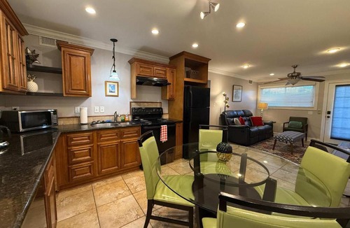 Highlands - Perkins Apartment | 2 BR apartment with laundry pool