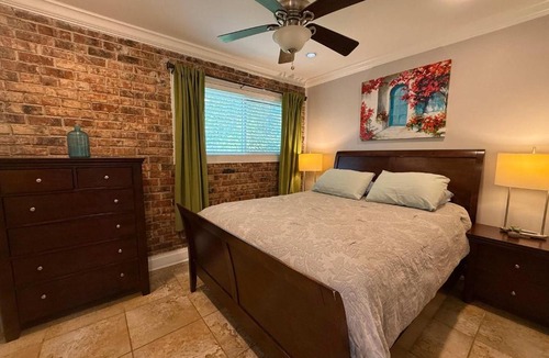 Highlands - Perkins Apartment | 2 BR apartment with laundry pool