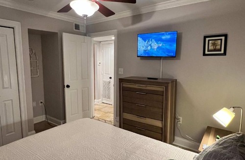 Highlands - Perkins Apartment | 2 BR apartment with laundry pool