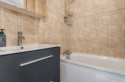 Noisy-le-Sec Apartment | 2 Chambres à Bobigny Entre Paris et Disneyland