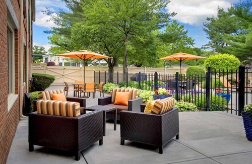 Woburn House | 2 Classy Units! FREE Parking, Pets Allowed, Close to USS Constitution Museum!