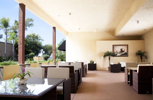Torrance Hotel | 2 Comfortable Double Room Near Los Angeles Beaches, Shopping & Airport Access