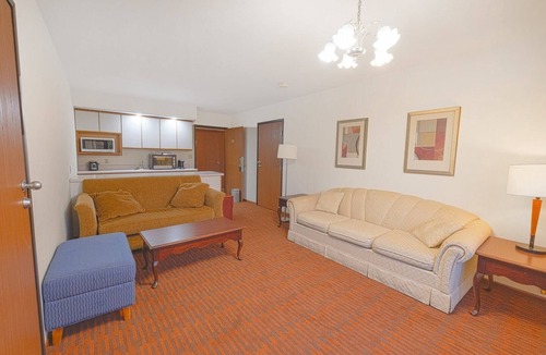Harlan Apartment | 2 Full Beds|Non-Smoking