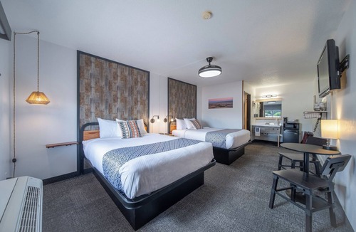 Pinnacles Entrance Badlands Hotel | 2-Hansen Inn & Cabins, Room, Double Queen, Ground Floor, No Pets, No Smoking