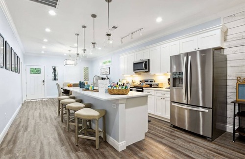 Bay St Louis Ski Chalet | 2 Luxe Chalets Pool Beach Parking Sleeps 12