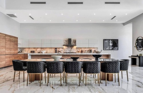 Indio House | 2 Luxury Villas Pickleball Court, Pool, Putting Green | Bravo by AvantStay