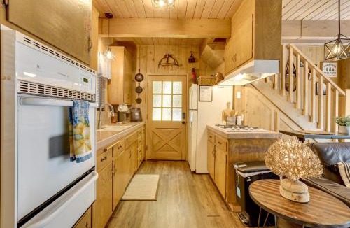 Arrowhead Villas House | 2 Mi to Lake Arrowhead: Pet-Friendly Cabin