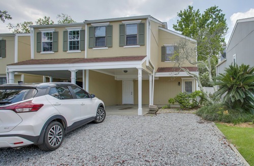 Kenner - Louis Armstrong International Airport House | 2 Mi to Lake! Townhome w/Pool Access in Kenner