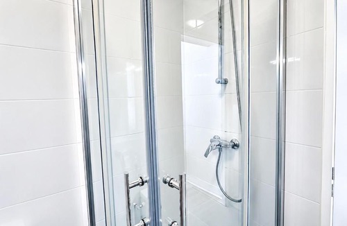 Chelles Apartment | 2 Mins from Train Station - Paris & DisneyLand - Chelles Hypercentre