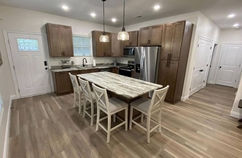 Waveland House | 2 minutes to the Beach! Centrally located and family friendly vacation retreat!