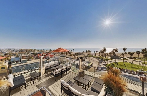 Venice Hotel | 2 Ocean view King Suite with Balcony, Kitchen, Free Breakfast | Beach Steps Away