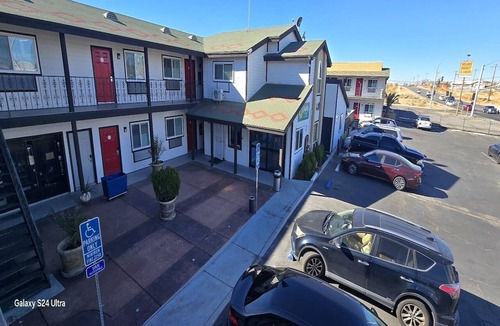 Victorville Apartment | 2 Queen Beds|Non-Smoking