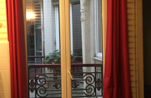 Batignolles Apartment | 2-room apartment in the heart of the 17th district, 2 minutes from rue de Levis.