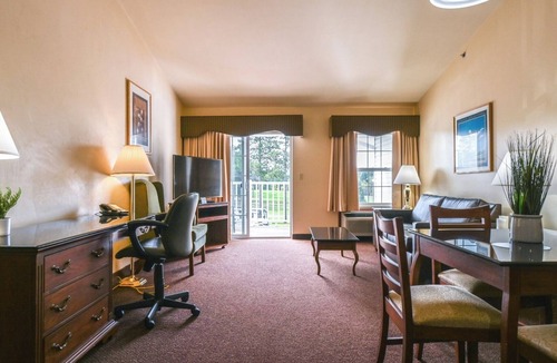 Pembine Hotel | 2 Spacious Island Suites | Indoor Pool & Gym | Trails & Outdoor Adventures!