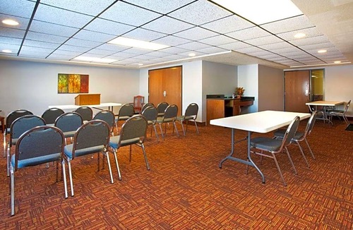New London Hotel | 2-Star Hotel ∙ AmericInn by Wyndham New London