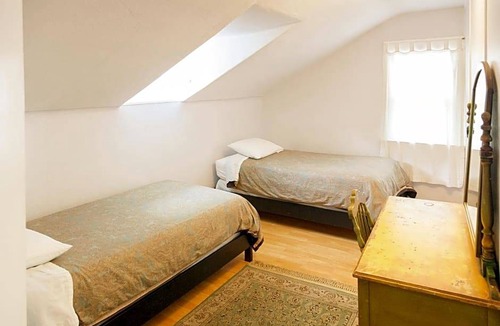 Hollywood Hotel | 2-Star Hotel ∙ Orange Drive Hostel