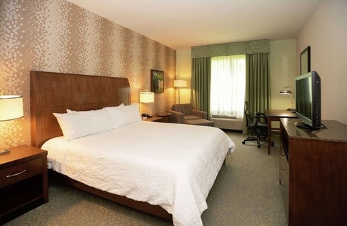 Covington Hotel | 2 Suite Rooms in Prime Location to Explore Covington - Near Pelican Park