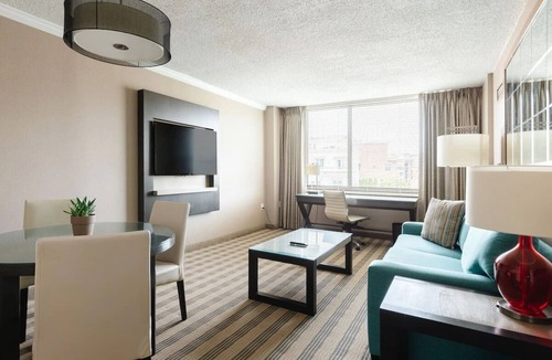 West End Apartment | 2 Units | Washington DC Stay w/Kitchen & Desk | Easy Access to Business Hubs