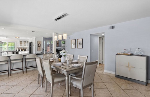Valle Lindo House | 20% OFF Monthly Mountain View & Huge Backyard & Hot Tub - 3 King Bed