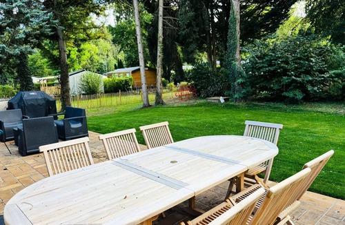 Saint-Maximin Villa | 200-square-meter vacation rental for 2 to 14 people—2 people included in the price