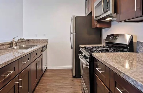 Little Armenia Apartment | 210 Bedroom Hollywood Apartment With Rooftop Pool and Stunning Views