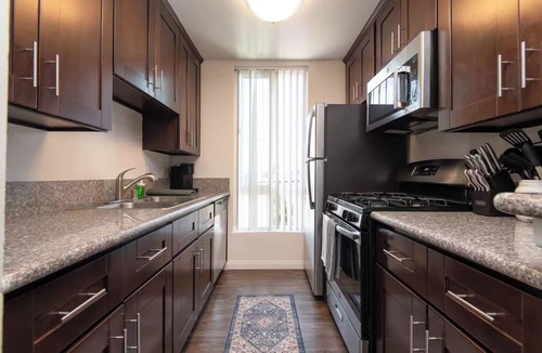 Little Armenia Apartment | 210 Bedroom Hollywood Apartment With Rooftop Pool and Stunning Views