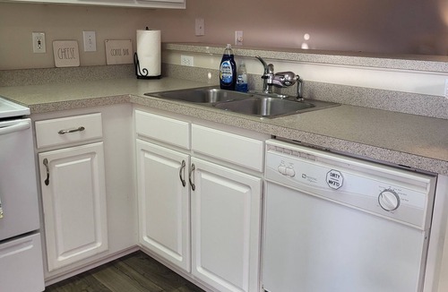 Rehoboth Beach Condo | 2103 Palms, 2-bedroom condo, Select Summer dates still available