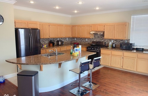 Rhodes Ranch House | 2300SF LUX 3BD HOUSE WITH BIG BACK YARD