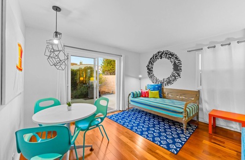 Ventura House | 25% Off Aug 7-9! Great For Families Walk 2 Beach