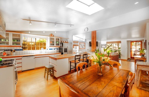 Pierpont Bay House | 25% Off Aug 9-13! Walk To Beach, Private Jacuzzi*