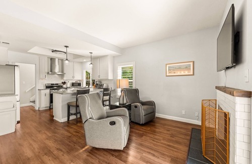 Ventura House | 25% Off Aug&Sept! Perfect 4 Families, Mins 2 Beach