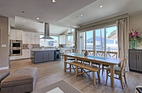 Pierpont Bay House | 25% Off July30-Aug1 -Walk To Beach, Amazing Views*