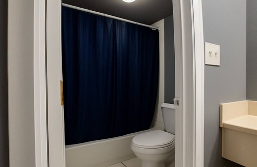 Jackson Apartment | 259 Gated King Bed Hotel Room
