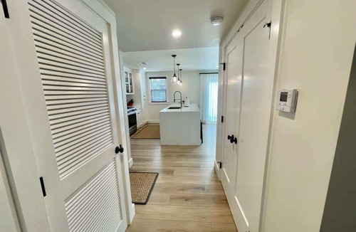 West Newport House | 2BATH LUX Casita 216B | Ocean and Bay Steps Away