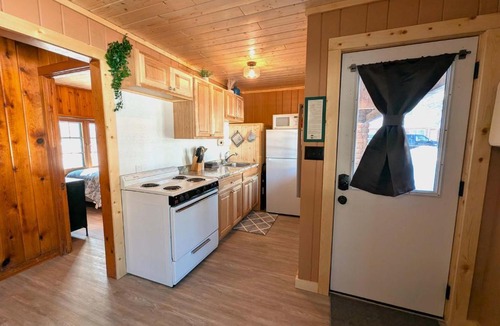 Park Rapids House | 2BR 1BA Cabin #2 Riverside Point Resort