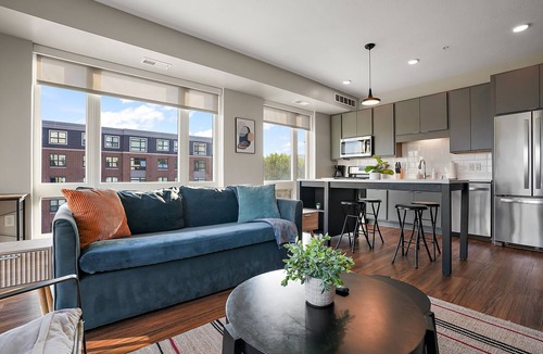 Downtown Minneapolis Apartment | 2BR 2BA CozySuites in Marquee with pool & gym