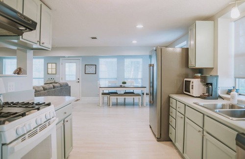 Ocean Springs House | 2BR/2BA in PERFECT location! Walk to Downtown! Near the beach! The Jeff