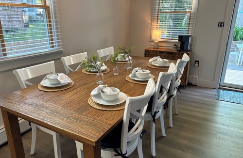 Plymouth Cottage | 2BR cottage steps to White Horse Beach. Sleeps Six.