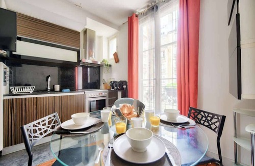 4th Arrondissement Apartment | 2BR Home Away from Home in Paris 4th
