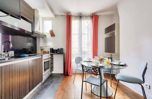 4th Arrondissement Apartment | 2BR Home Away from Home in Paris 4th