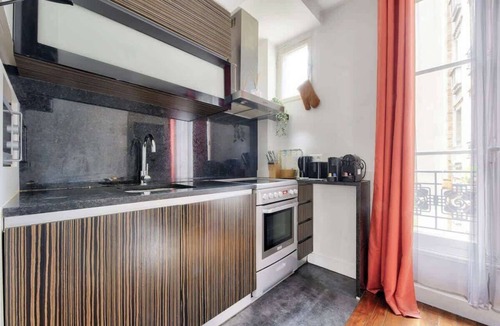 4th Arrondissement Apartment | 2BR Home Away from Home in Paris 4th