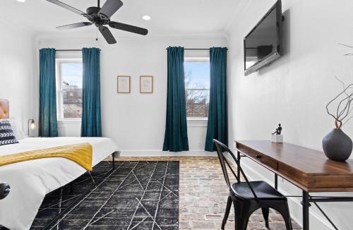 Mid-City House | 2BR retreat w kitchen & balcony