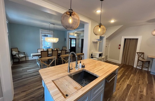 Pepin House | 2nd story hot tub w/lake views in ideal location