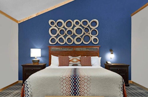 Mammoth Lakes Hotel | 3 Alpine Units Near Sherwin Lakes, & Mammoth Mountain! Epic Hiking Adventure