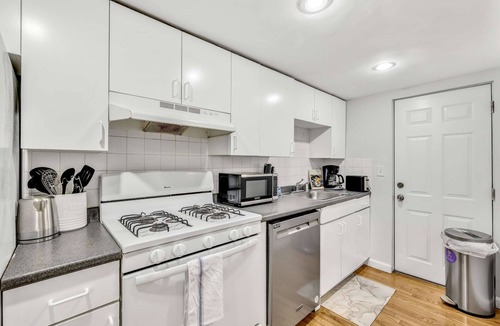East Cambridge Apartment | 3 Bed 1 Bath
