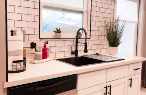 North Hollywood House | 3 Bed/2 Bathroom Remodeled NOHO FUN Pool Home