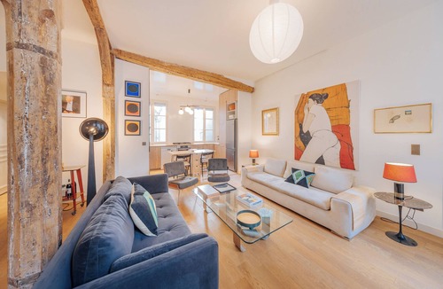 Quartier Sainte-Avoye Apartment | 3-bedroom 2 bathroom apartment in Le Marais with AC