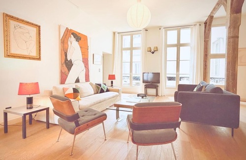 Quartier Sainte-Avoye Apartment | 3-bedroom 2 bathroom apartment in Le Marais with AC