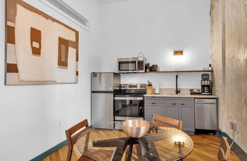 French Quarter Bed & Breakfast | 3 Bedroom Apartment, French Quarter, Heart of City, Walk to Bourbon St